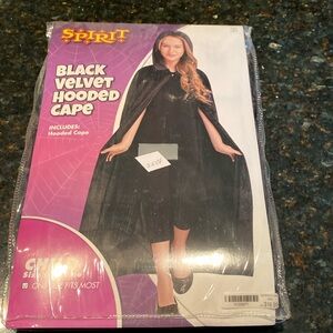 NWT Spirit of Halloween Black Velvet Hooded Cape for big child.